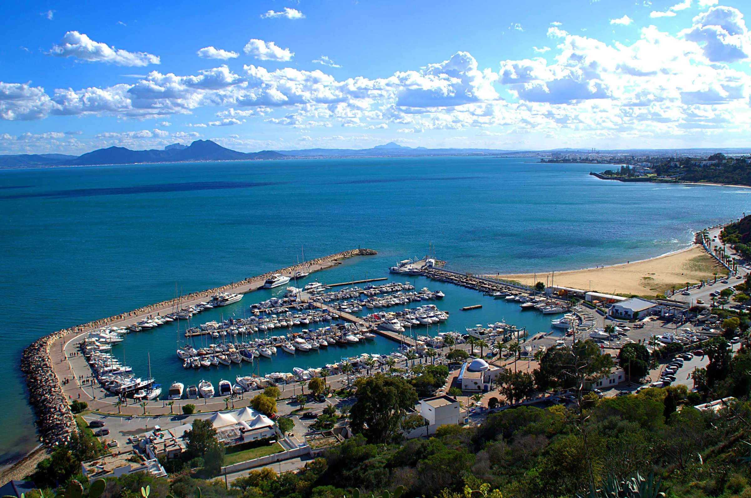 The marina of Sidi Bou Saïd and the Gulf of Tunis seen from the hill